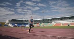 赌桌上的孤独：博彩是如何一步步剥离玩家正常社交的？（牌桌成孤城：赌博如何逐步瓦解玩家的社交圈）